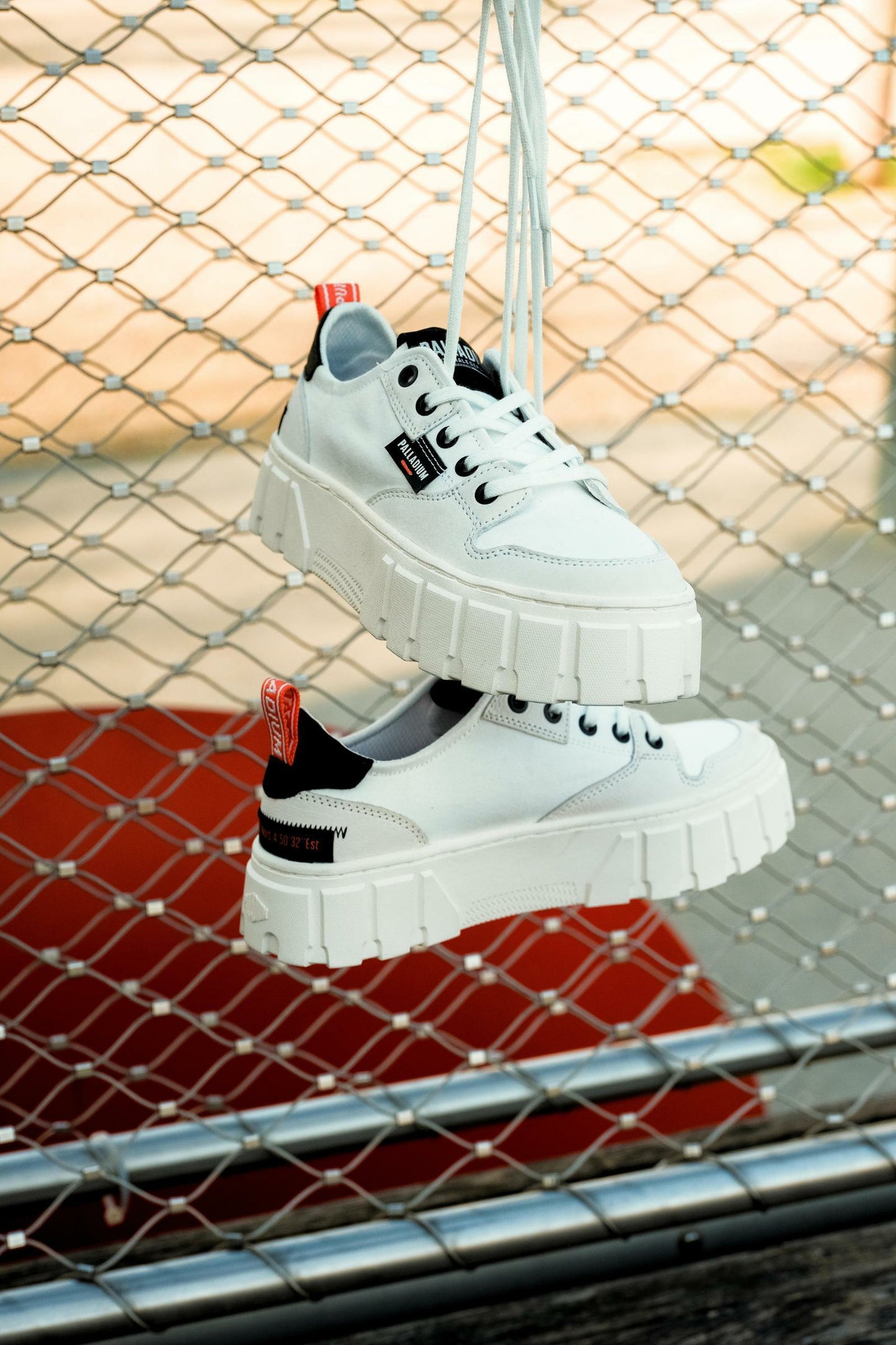 PALLATOWER LO Sneakers