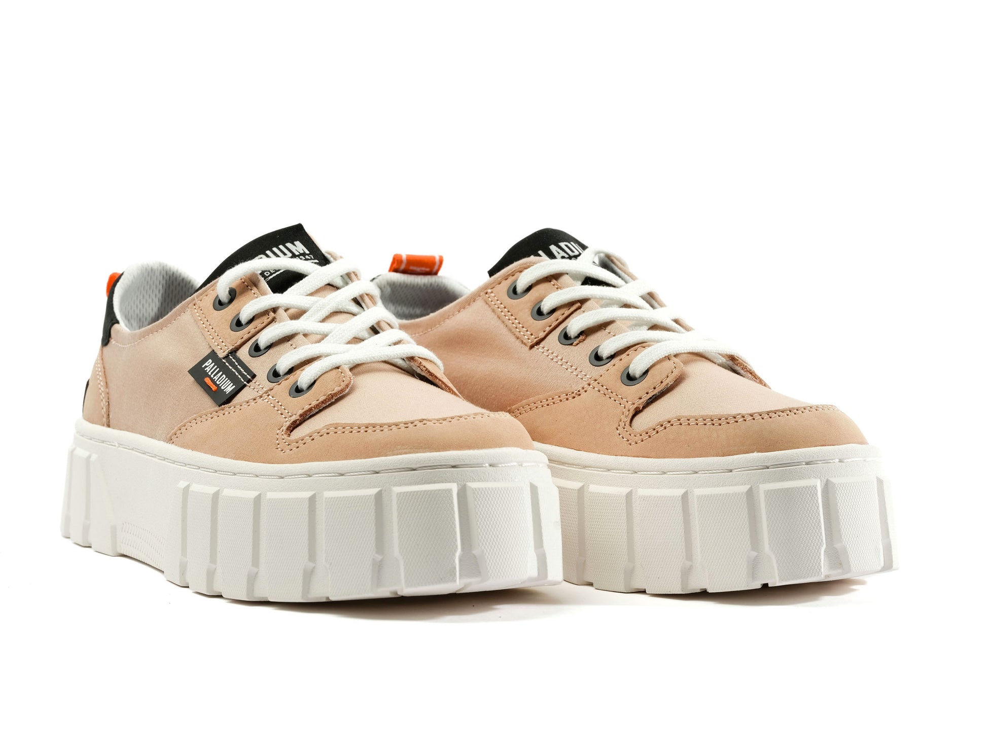 PALLATOWER LO Sneakers